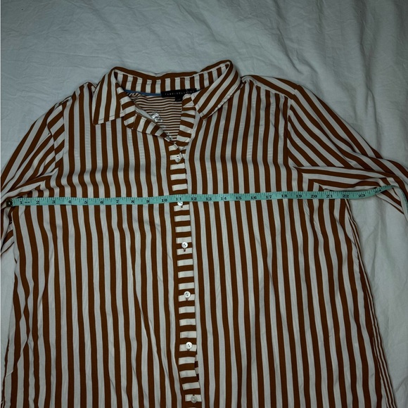 NWT Jane + Delancey Brown & White Striped Button-Up Shirt Slit Back | Large - Picture 8 of 9